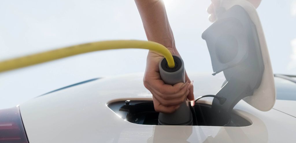 Five-minute charging: How grids can manage power spikes
